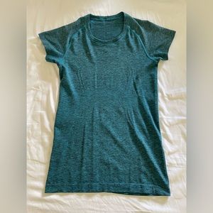 Lululemon short sleeve tee